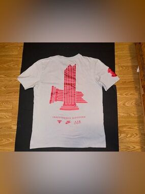 Nike Air Rvnner Society Irreverence Justified  T-Shirt Purple/Red Rare Logo L